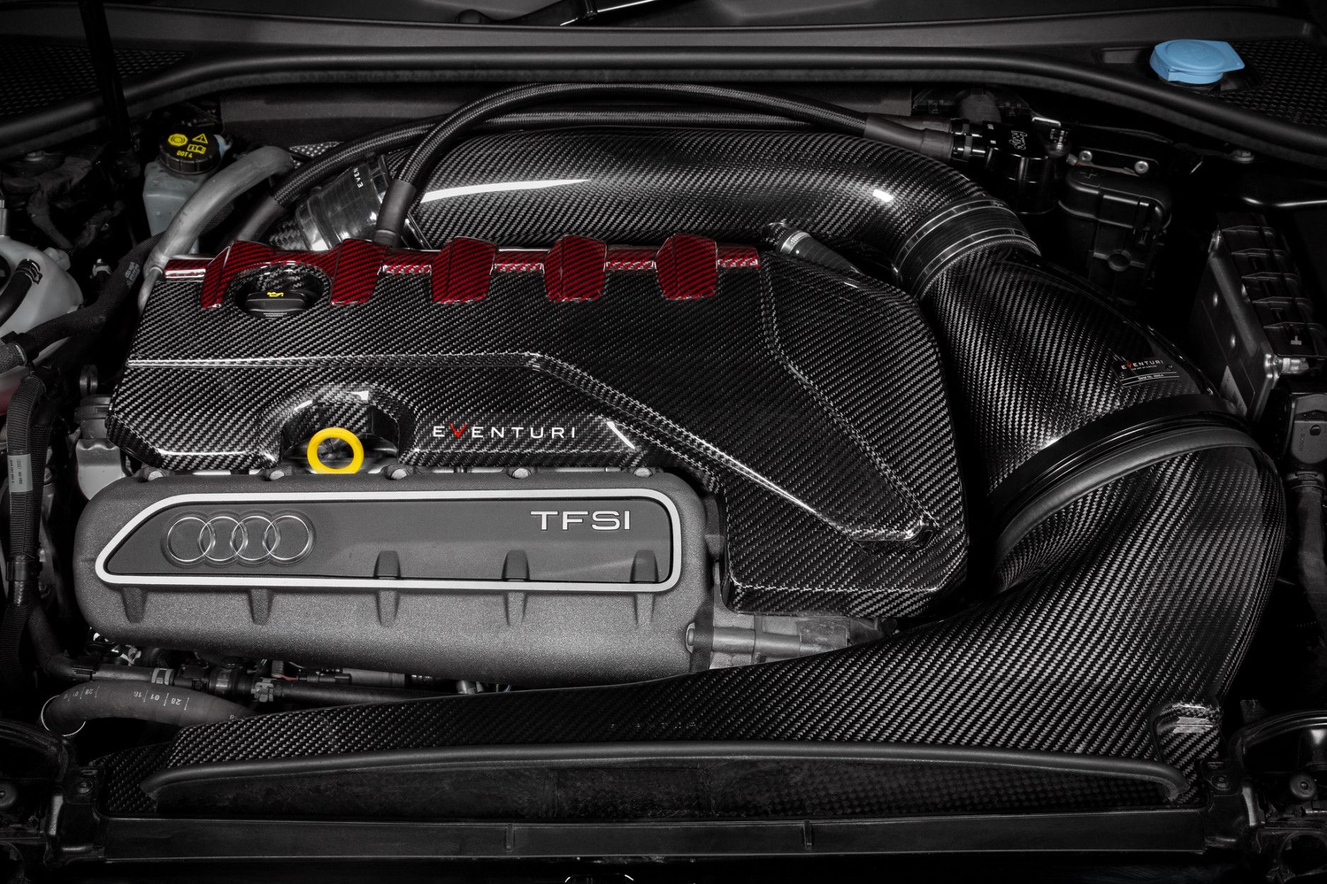 Eventuri Carbon Motorabdeckung für Audi RS3 & TTRS Bild