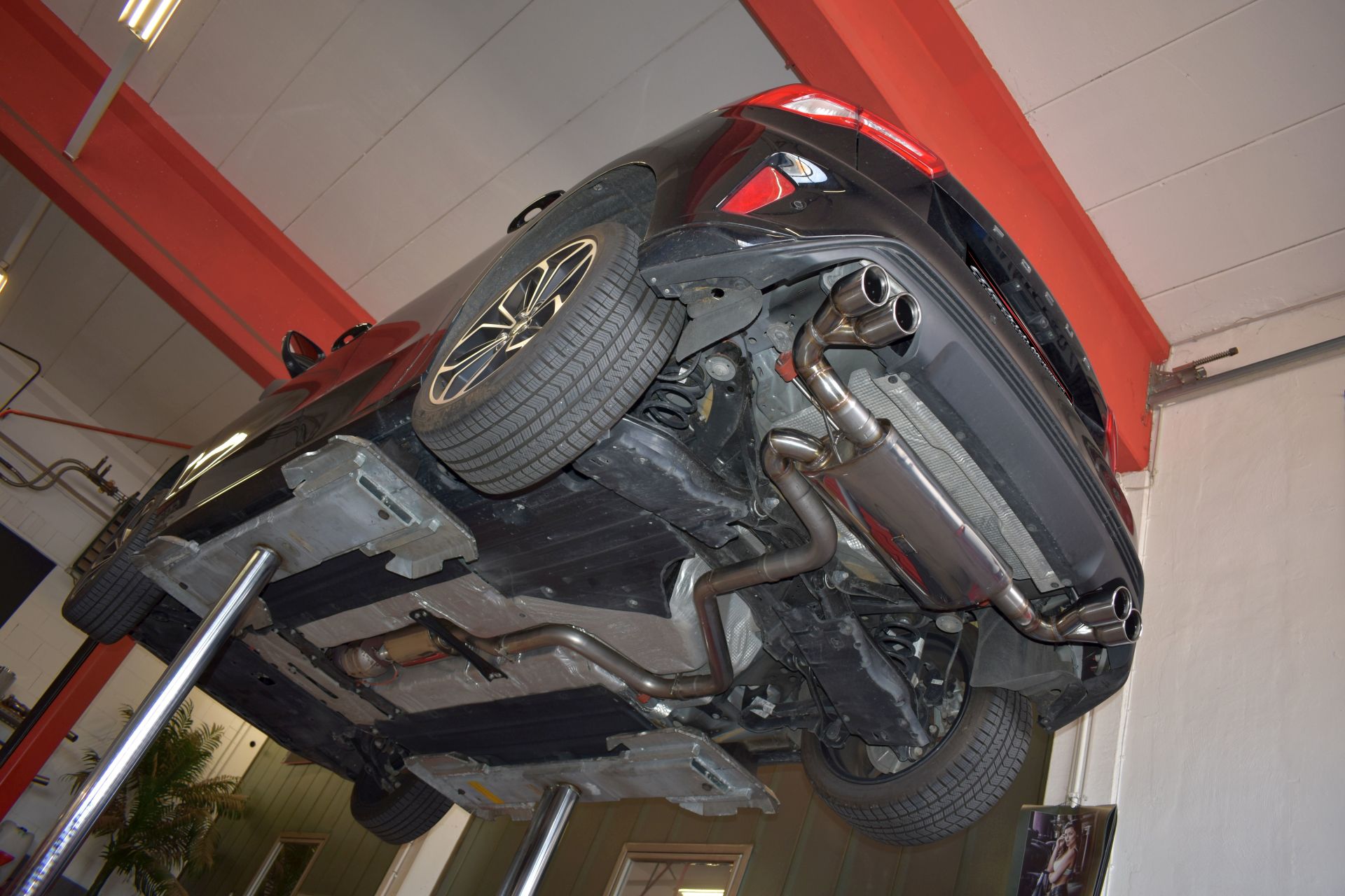  Friedrich Motorsport Duplex-Anlage Ford Focus IV Foto