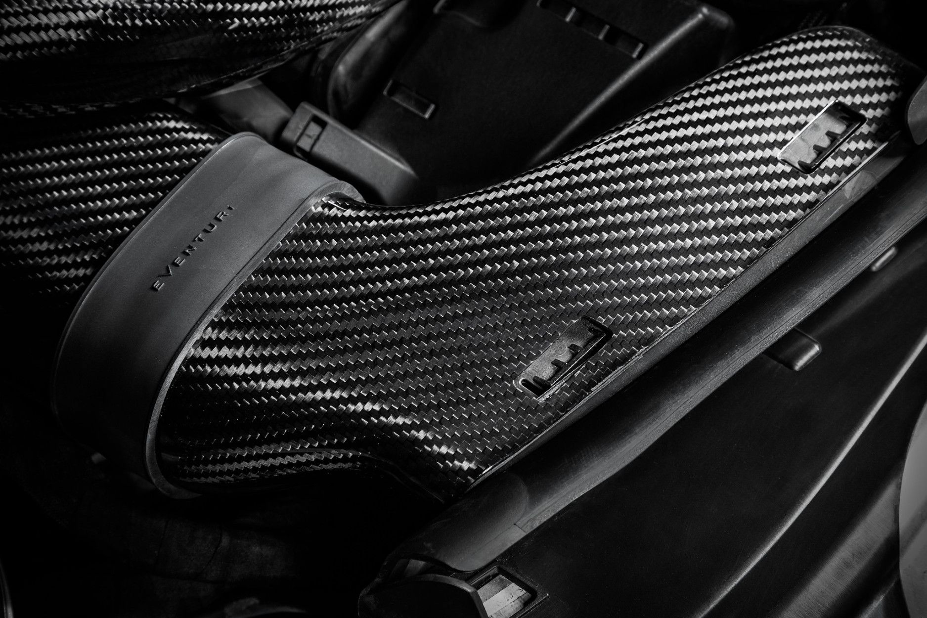 Eventuri Carbon Ducts für Mercedes W205 C63(S) Foto