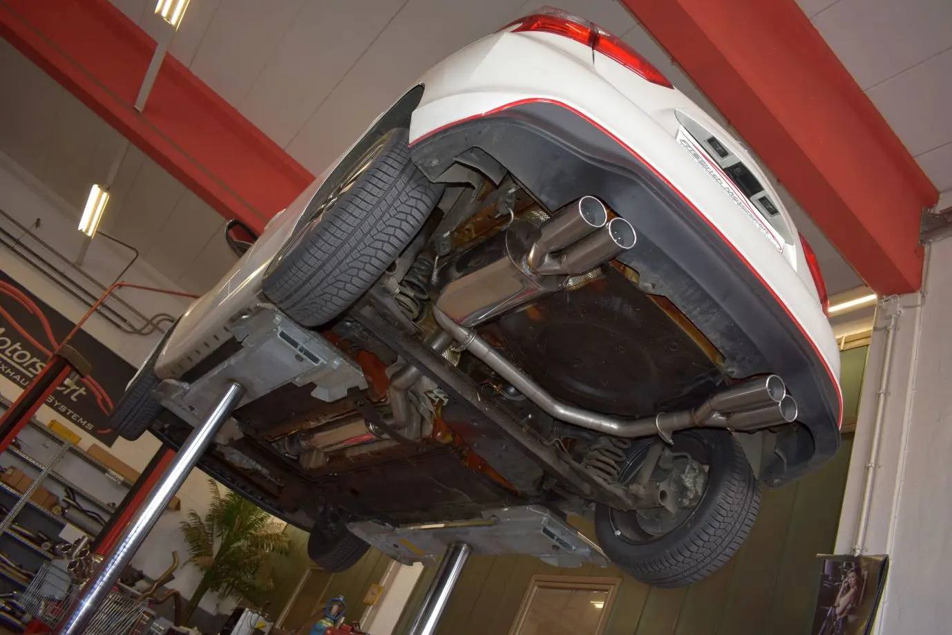 Friedrich Motorsport Duplex-Anlage Nissan Pulsar Foto