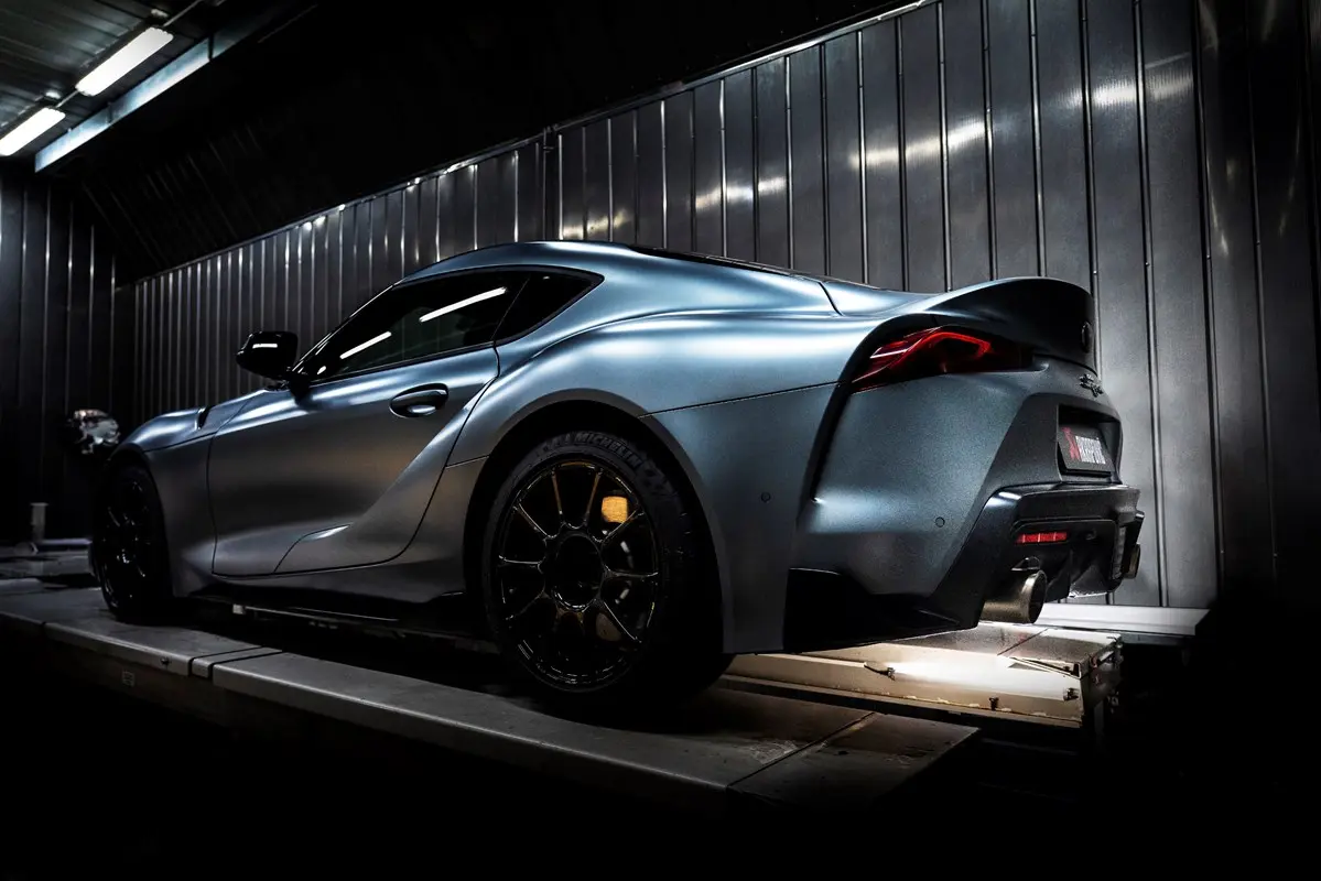 Akrapovic Slip-On Titanium für Toyota Supra GR 