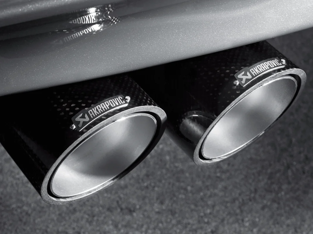 Akrapovic Slip-On Titan für BMW 1er M Coupe Bild