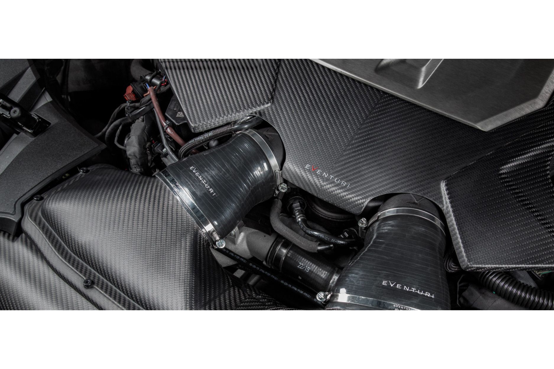 Eventuri Carbon Motorabdeckung Audi C8 RS6 RS7 Bild