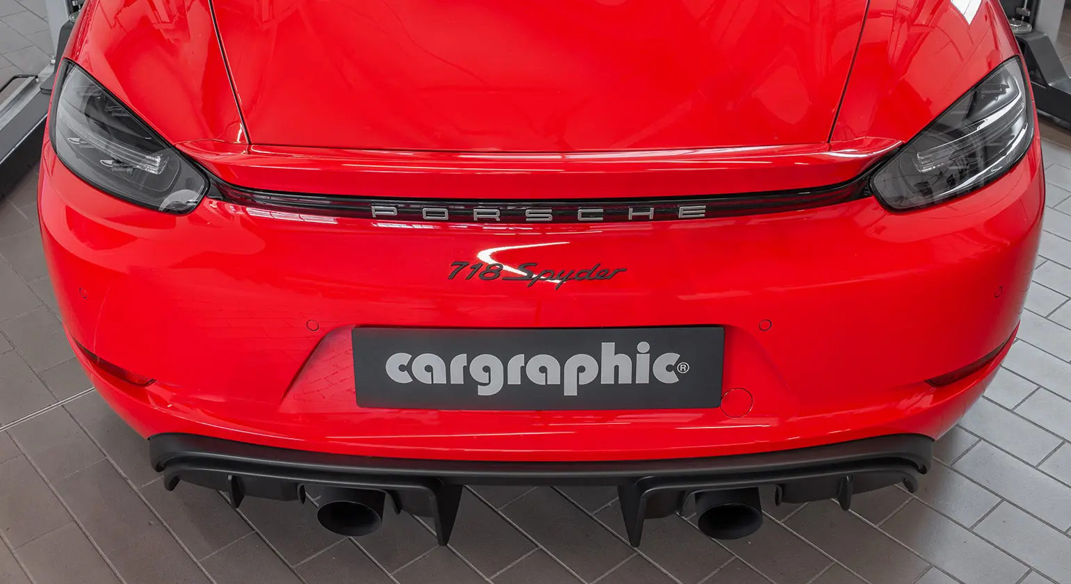 CARGRAPHIC Sport Endrohre für Porsche 718 Foto