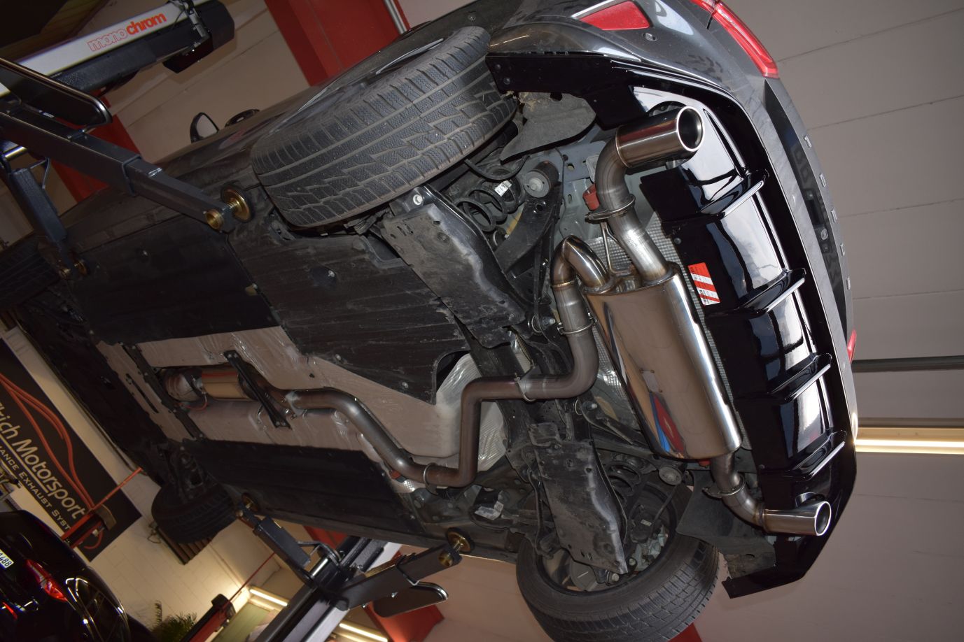 Friedrich Motorsport Duplex-Anlage Ford Focus IV Foto