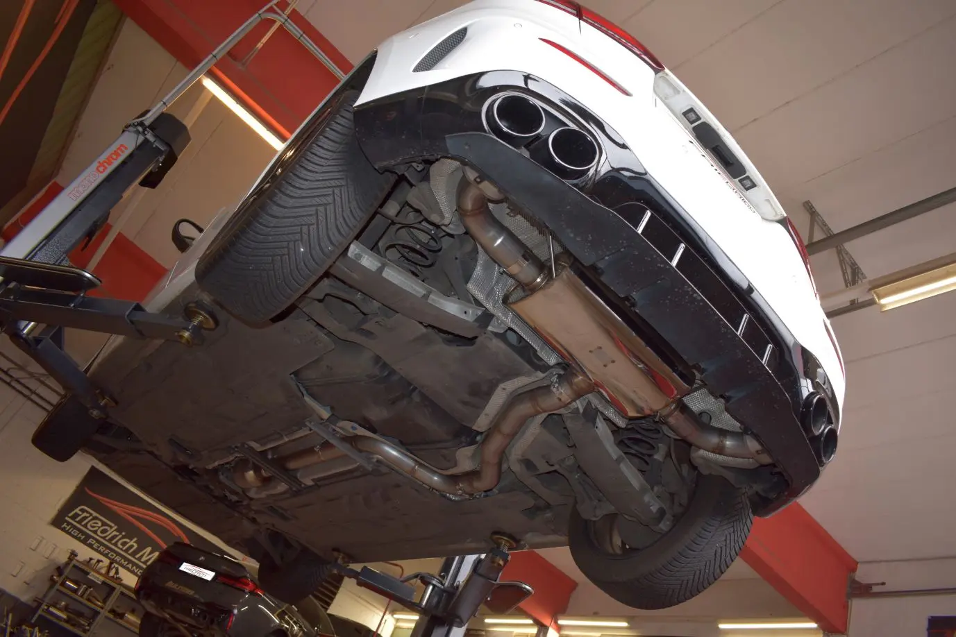 Friedrich Motorsport Duplex-Anlage für Mercedes W177 