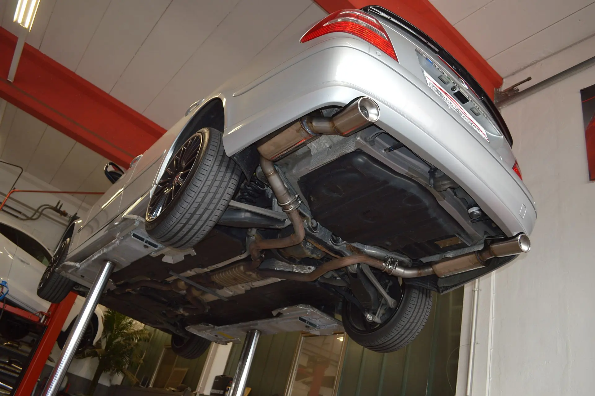 Friedrich Motorsport Duplex E-Klasse W211 Foto