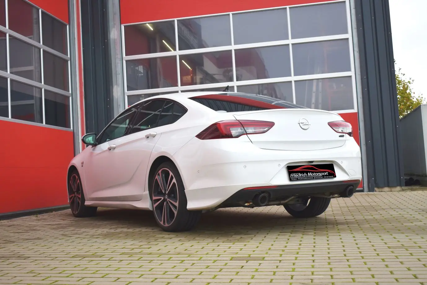 Friedrich Motorsport Duplex-Anlage für Opel Insignia Foto