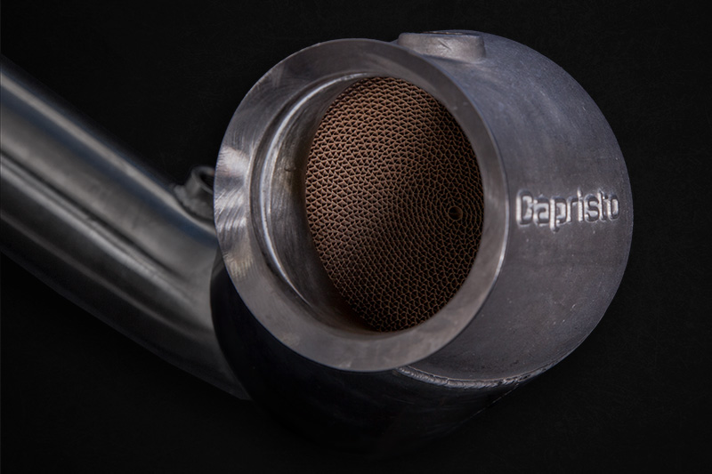 Capristo Downpipe mit 250 Zellen Sportkats ohne Gutachten für Mercedes-Benz C63 W205 ohne OPF