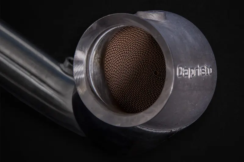 Capristo Downpipe mit 250 Zellen Sportkats ohne Gutachten für Mercedes-Benz C63 W205 ohne OPF
