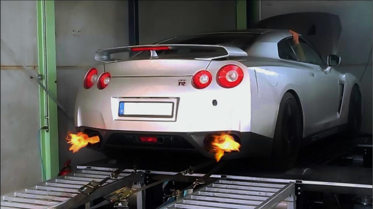 GRAIL Komplettanlage NISSAN GT-R R35 Klappenabgasanlage 3,5 Zoll ECE