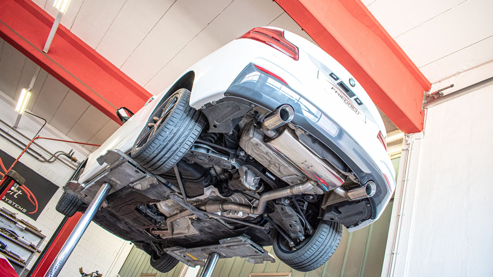  Friedrich Motorsport Duplex-Anlage für BMW M240i Foto