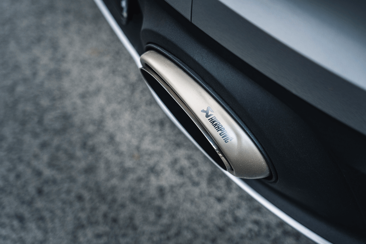 Akrapovic Slip-On Race Line für Porsche 992 Carrera Foto