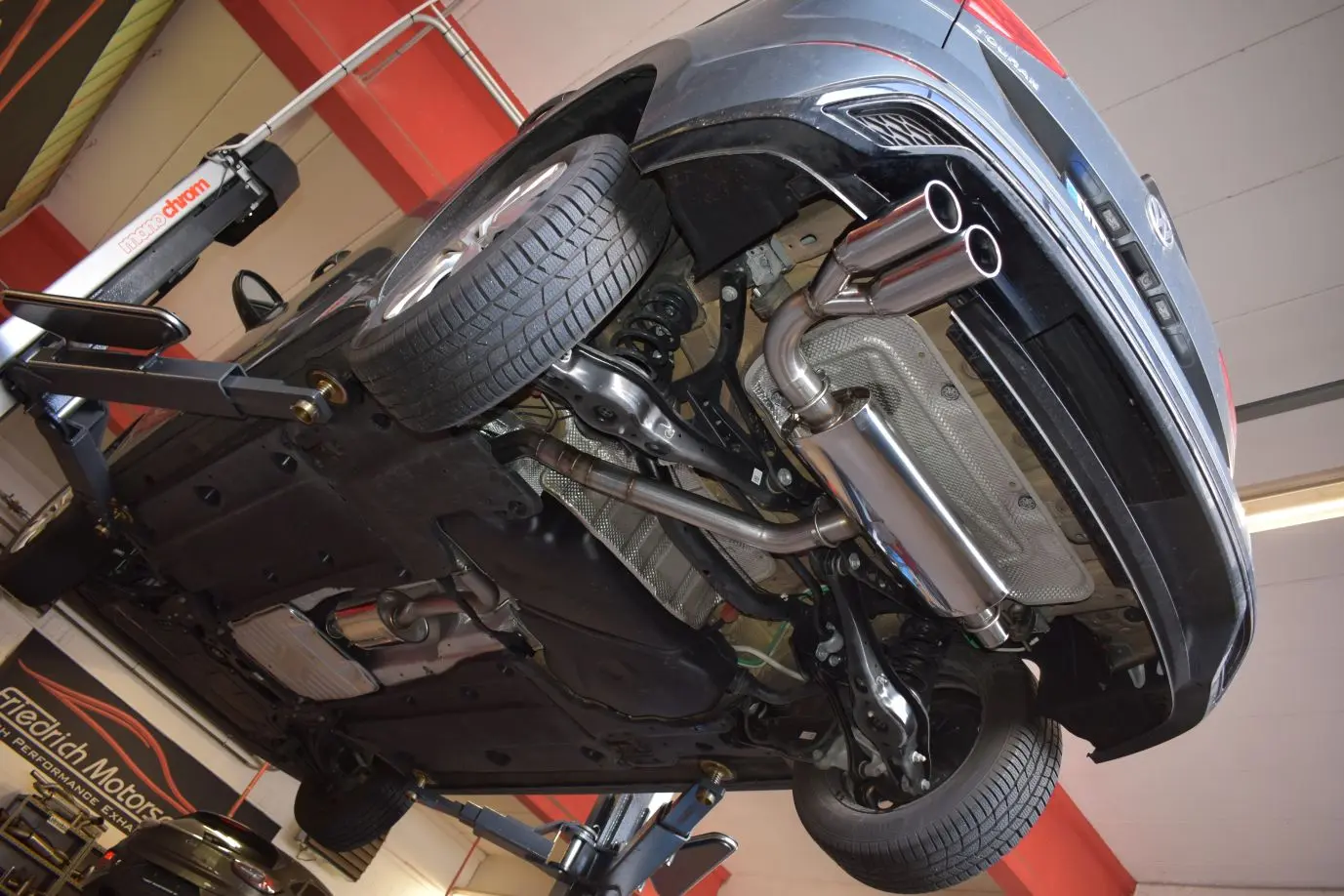 Friedrich Motorsport Gruppe A VW Touran 5T Foto