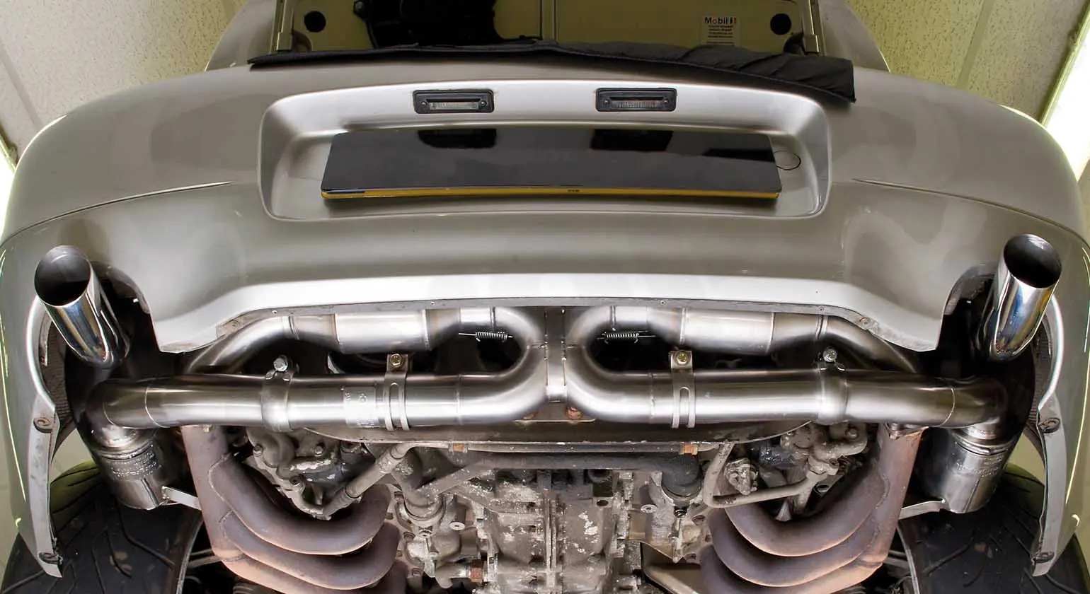 CARGRAPHIC Motorsport Endschalldämpfer Porsche 996 Foto